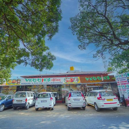 Hotel Veggies Residency & Pure Veg Restaurant Mahābaleshwar Esterno foto