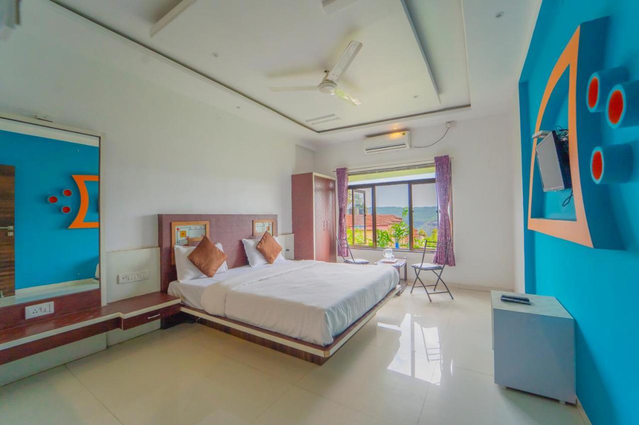 Hotel Veggies Residency & Pure Veg Restaurant Mahābaleshwar Esterno foto