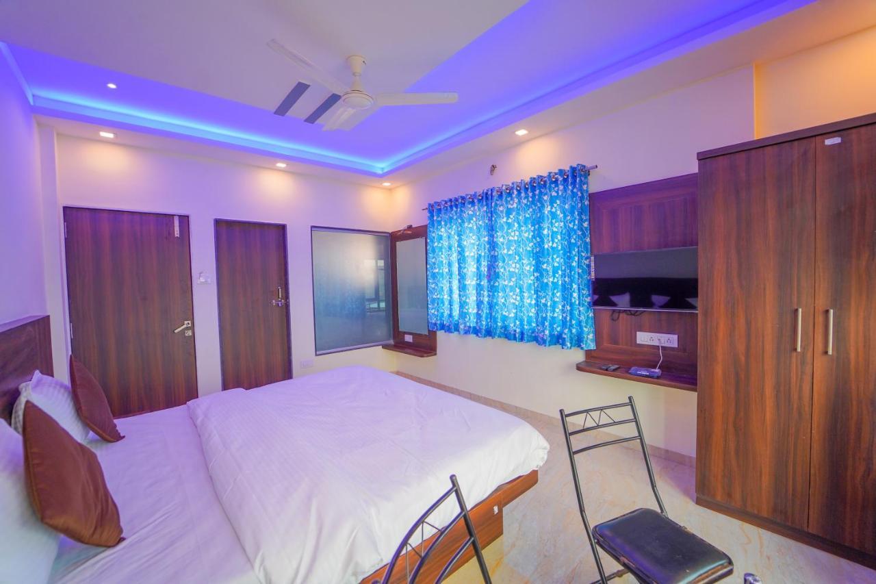 Hotel Veggies Residency & Pure Veg Restaurant Mahābaleshwar Esterno foto