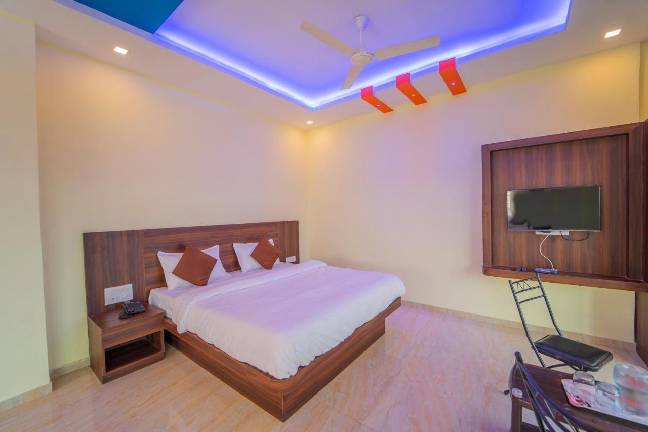 Hotel Veggies Residency & Pure Veg Restaurant Mahābaleshwar Esterno foto