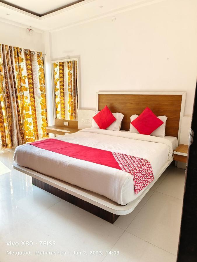 Hotel Veggies Residency & Pure Veg Restaurant Mahābaleshwar Esterno foto