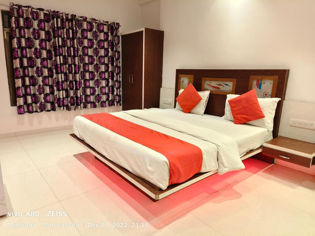 Hotel Veggies Residency & Pure Veg Restaurant Mahābaleshwar Esterno foto