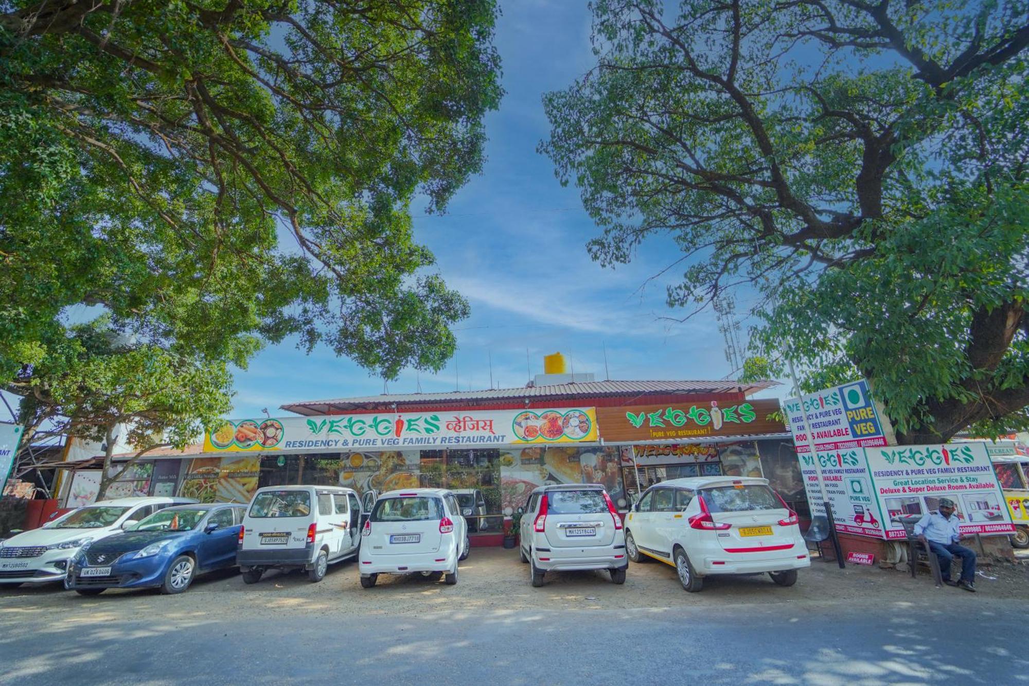 Hotel Veggies Residency & Pure Veg Restaurant Mahābaleshwar Esterno foto